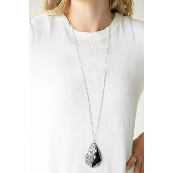 Impressive Edge Black Necklace - Picture 1 of 3